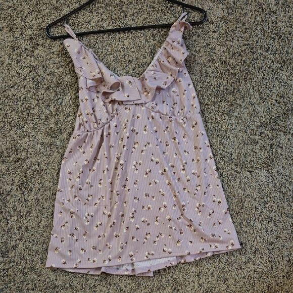 💲1️⃣0️⃣ Bundled ✔️Culture Code (Sz M) Lavendar Floral Ruffle Sleeveless Top - Picture 1 of 8